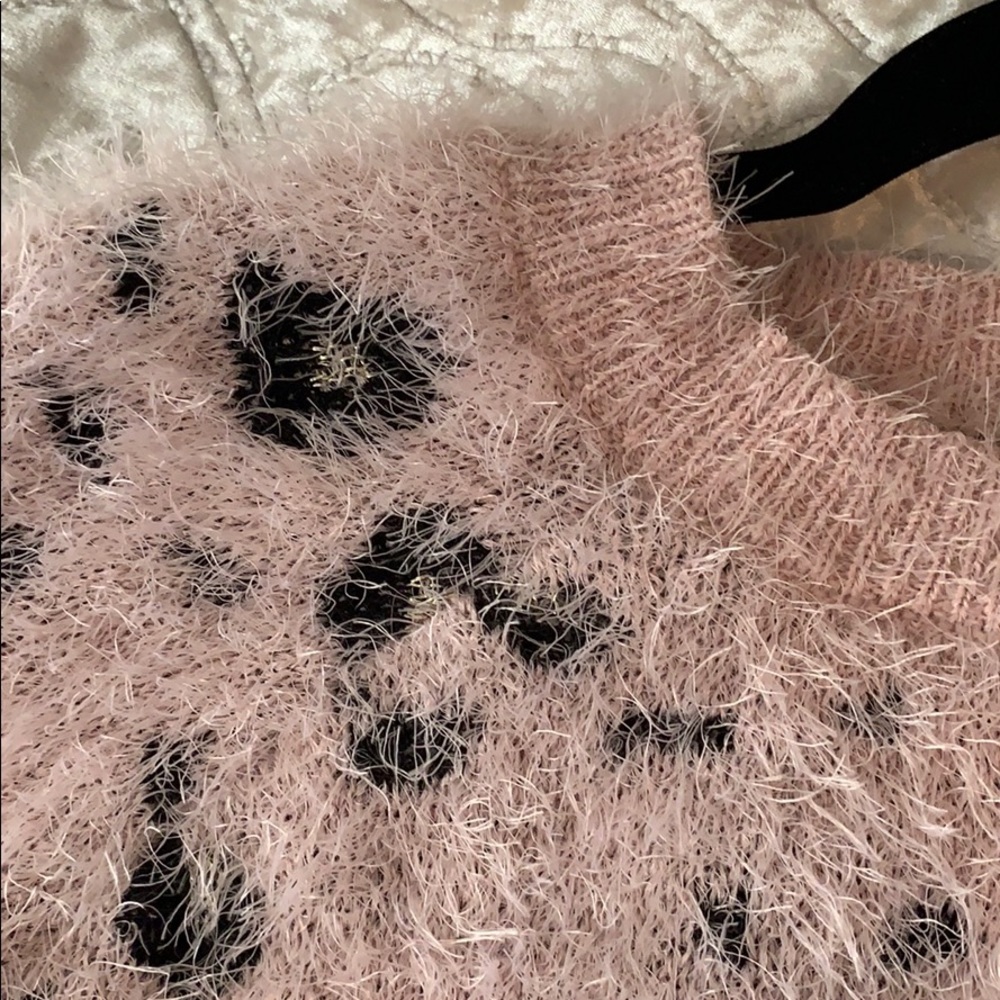 Pink leopard design sweater , Size S - Picture 2 of 4